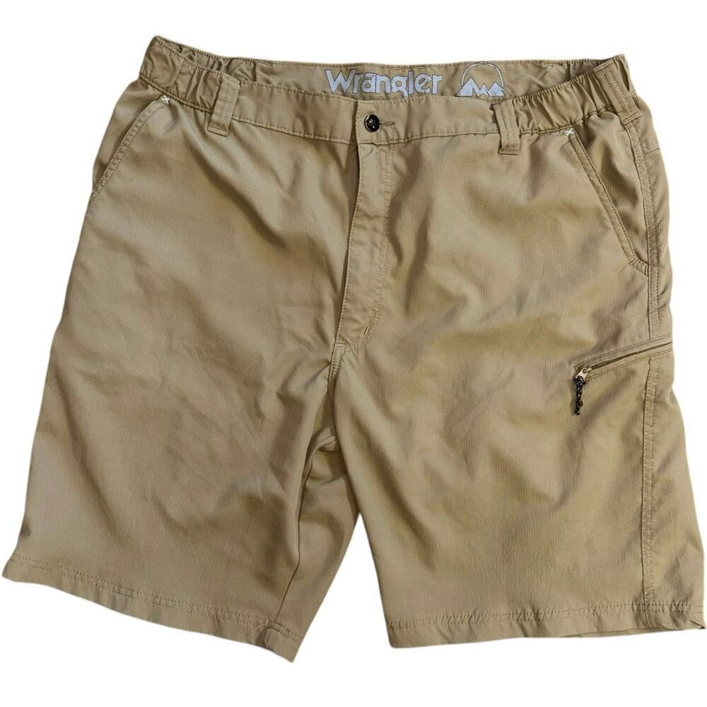 Wrangler Mens Tan Cargo Shorts Size 40 Casual Summer Hiking Outdoor Fishing Pant